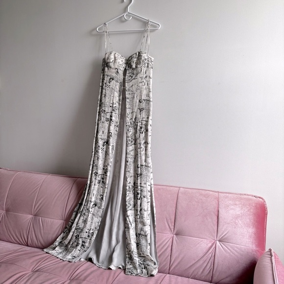 ✨ Host Pick ✨ NWOT Off-White Graphic Long Dress in White - Picture 4 of 17